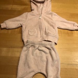 ***Carter’s cute newborn set***